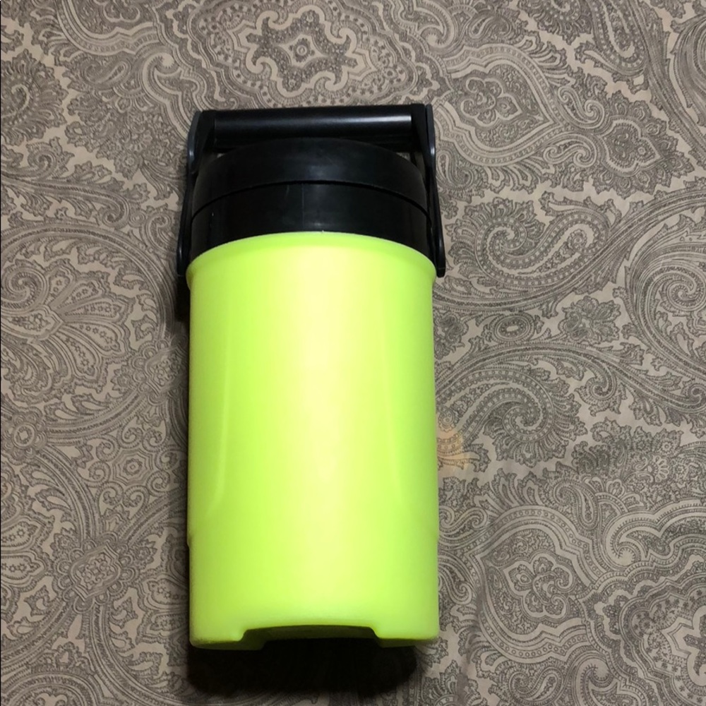 Igloo 1/2 gallon water jug